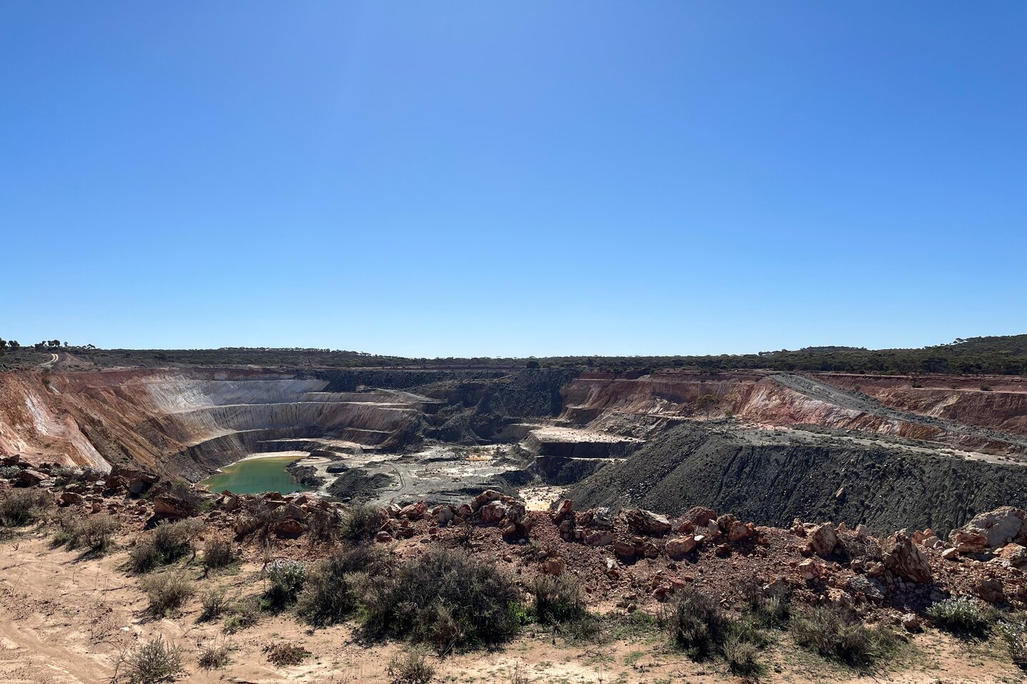minerals-260-bullabulling-pit-1.jpg