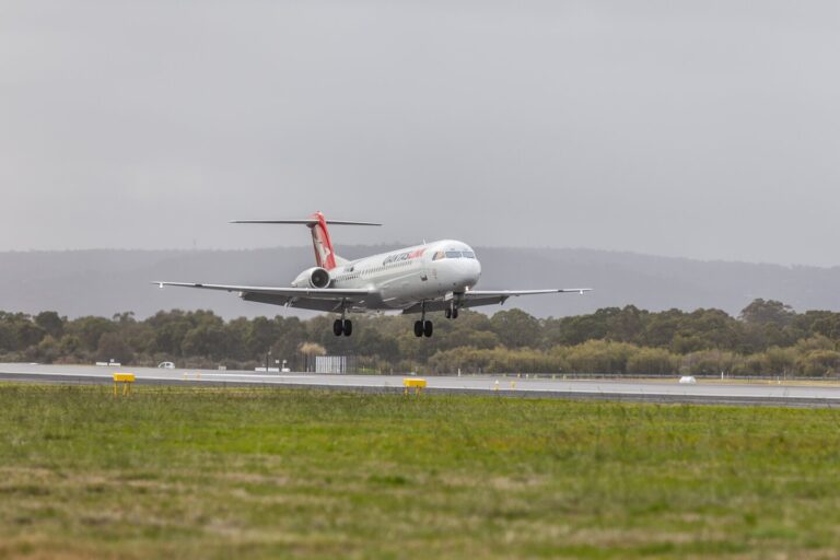 perthairport-airplane-aircraft-transport-plane-4001.jpg