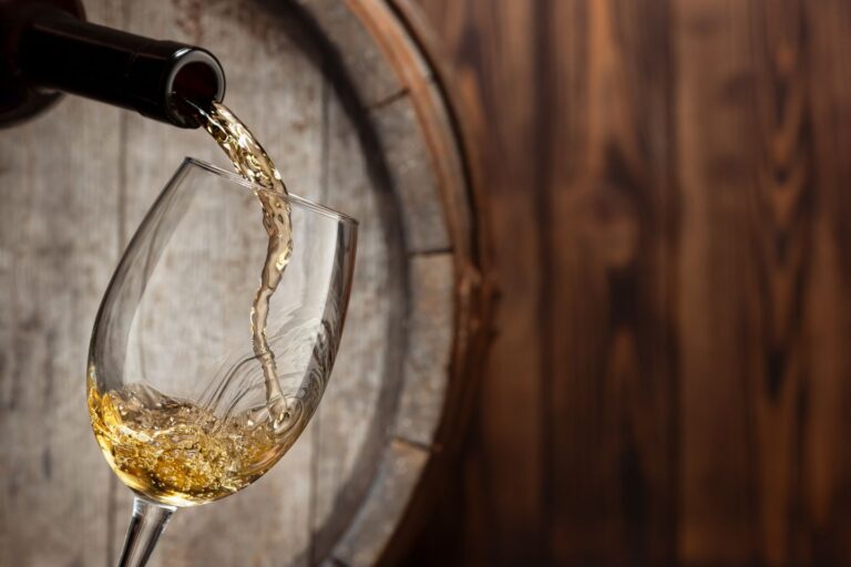 Wine_pouring_stock_resized_creidt-Alter-Photo.jpg