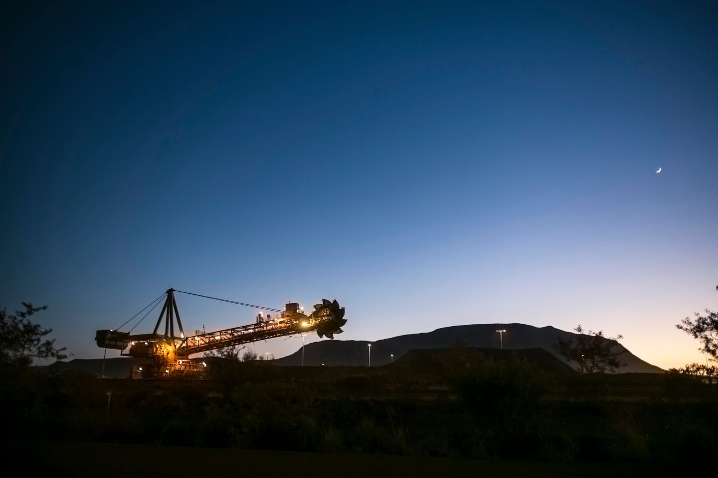 Mining_iron_ore_stock_resized.jpg