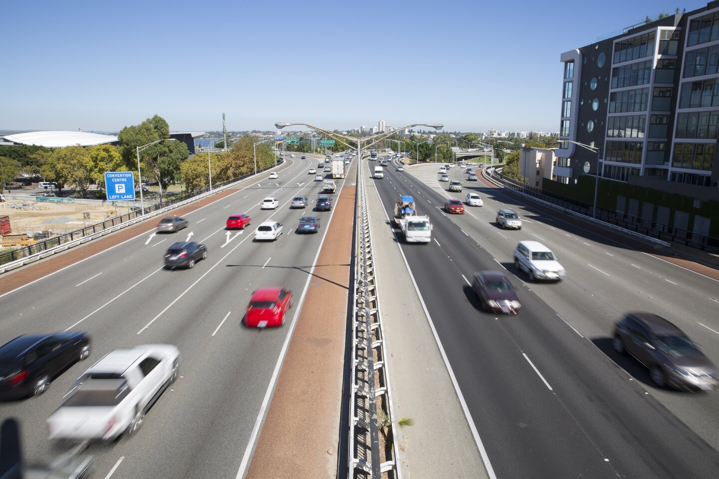 perth-traffic-jam-cars-road-kwinana-freeway-5704-10032015-1.jpg